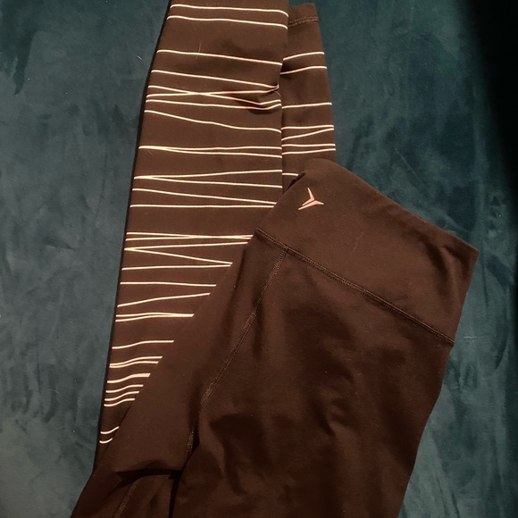 Two pair of black leggings - Picture 2 of 8